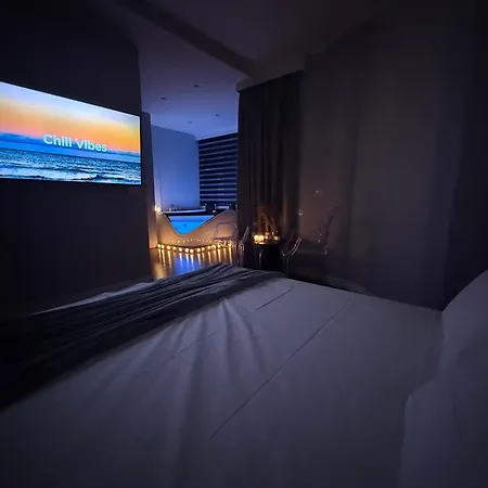 Apartment Lunarist Luxury Jacuzzi - Blloku Tirana