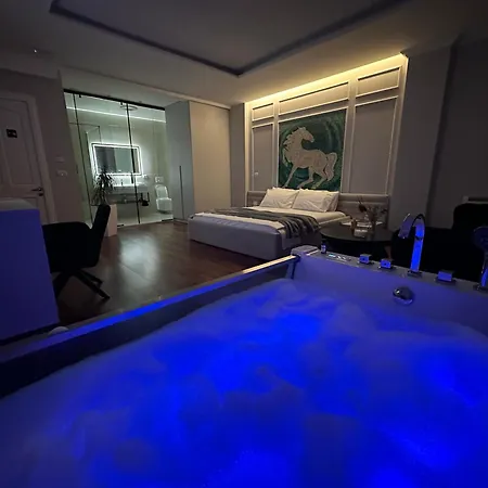 Lunarist Luxury Jacuzzi - Blloku