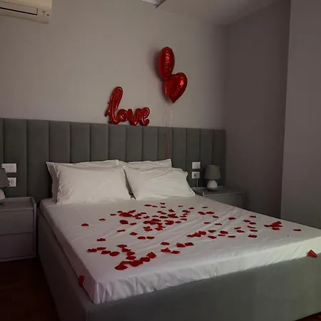 Apartment Lunarist Luxury Jacuzzi - Blloku Tirana