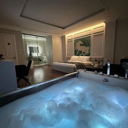 Lunarist Luxury Private Jacuzzi