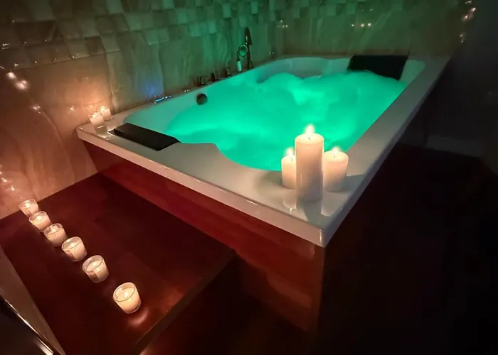 Lunarist Luxury Private Jacuzzi Blloku * Tiran