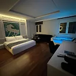 Lunarist Luxury Private Jacuzzi Blloku *