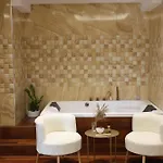 Apartamento Lunarist Luxury Private Jacuzzi Blloku Tirana