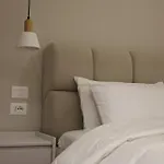 Lunarist Luxury Private Jacuzzi Blloku 아파트 *