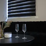 Lunarist Luxury Private Jacuzzi Blloku * 티라나