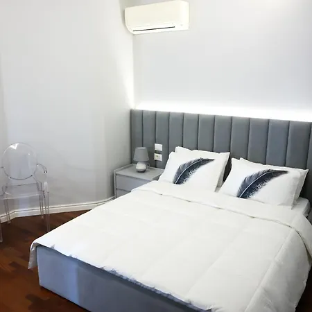Lunarist Apartment *