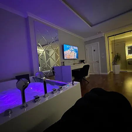 Lunarist Luxury Jacuzzi - Blloku *