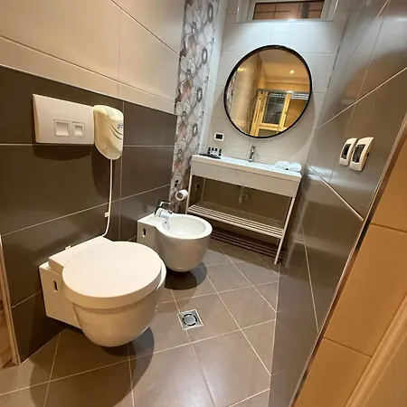 Lunarist Luxury Jacuzzi - Blloku Apartamento