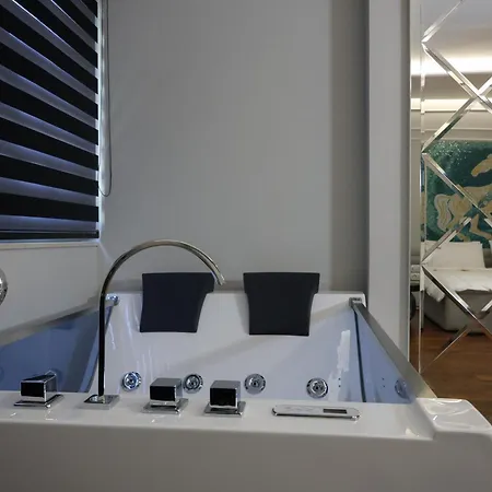 Lunarist Luxury Private Jacuzzi Blloku Apartament *