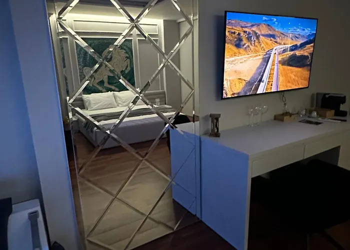 Lunarist Luxury Private Jacuzzi Blloku