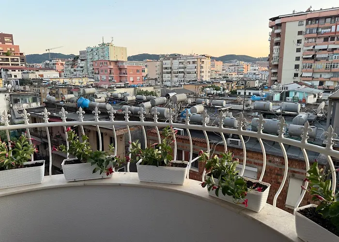 Lunarist Luxury Private Jacuzzi Suites Blloku Tirana 地拉那