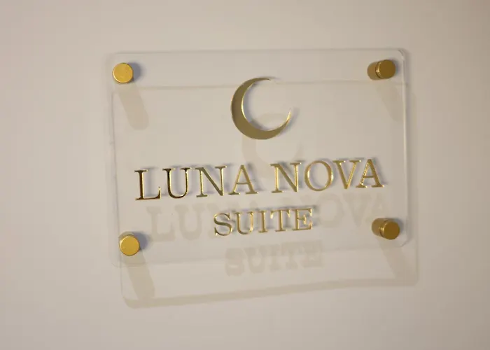公寓 Lunarist Luxury Private Jacuzzi Suites Blloku Tirana *