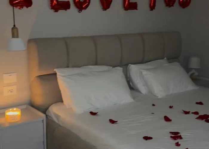 公寓 Lunarist Luxury Private Jacuzzi Suites Blloku Tirana *