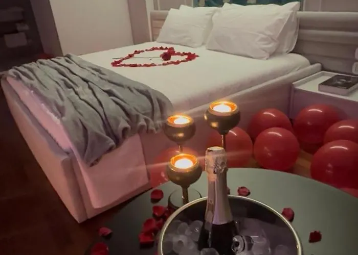 Lunarist Luxury Private Jacuzzi Blloku Apartament *